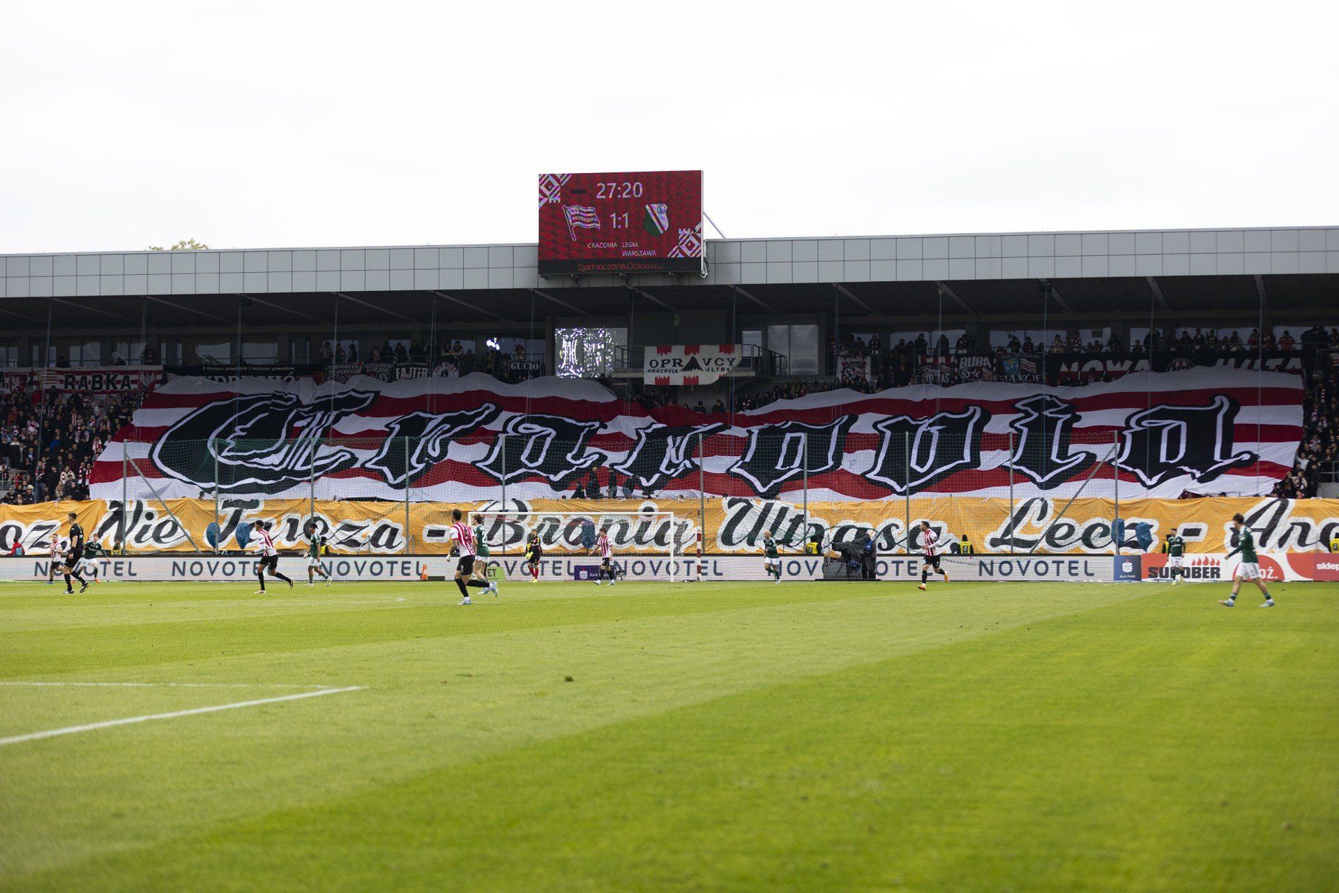 Kibice Cracovii na meczu z Legią
