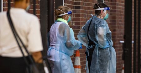 Koronawirus. USA. Ponad tysiąc zgonów w ciągu doby. Trwają prace nad szczepionką
