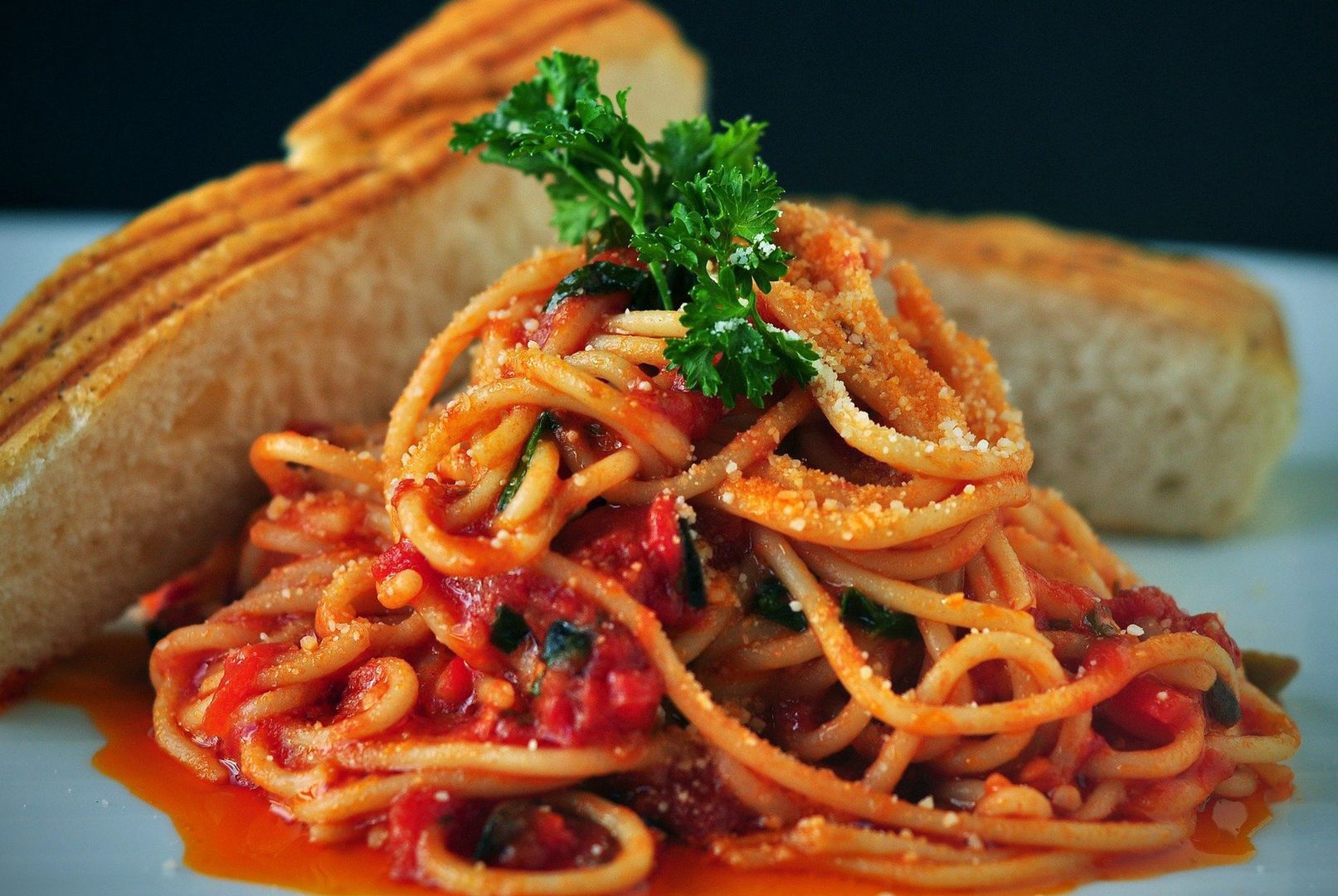 Światowy Dzień Spaghetti. Przepis na makaron, który rozpali zmysły