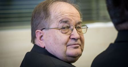 Politycy PiS zachęcają, by oddawać 1 % podatku na fundację Rydzyka. W zamian oferują... wypełnienie PIT-u