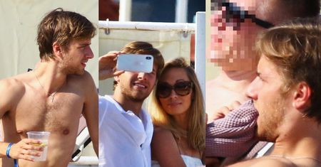 Maciej Musiał opala owłosioną klatę i gryzie ręcznik na plaży w Sopocie (ZDJĘCIA)