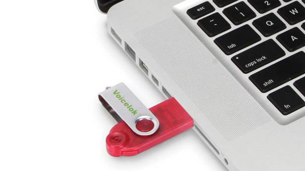 Pendrive Voicelok zabezpieczy dane i rozpozna właściciela po głosie [wideo] 1