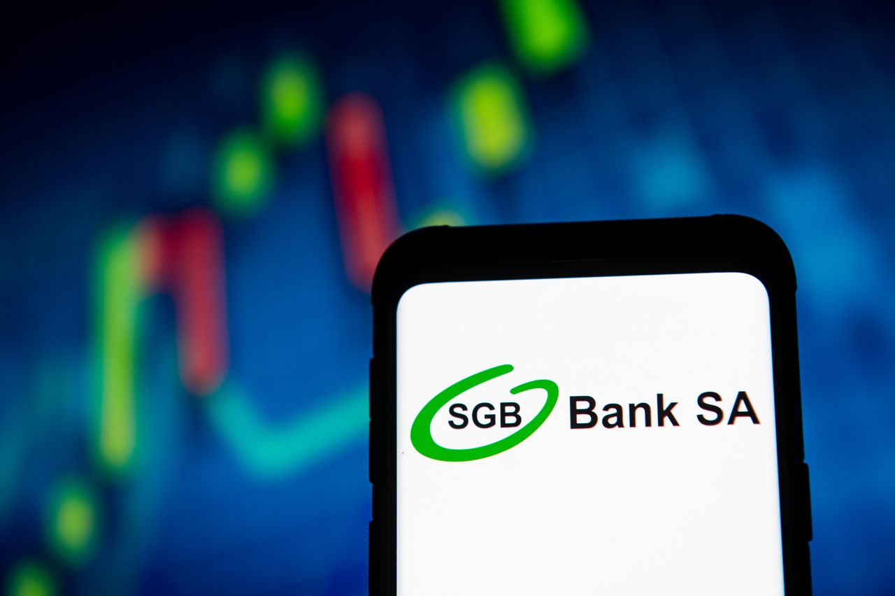 Atak na klientów banku SGB. Oszuści promują fałszywe strony w wyszukiwarce Google