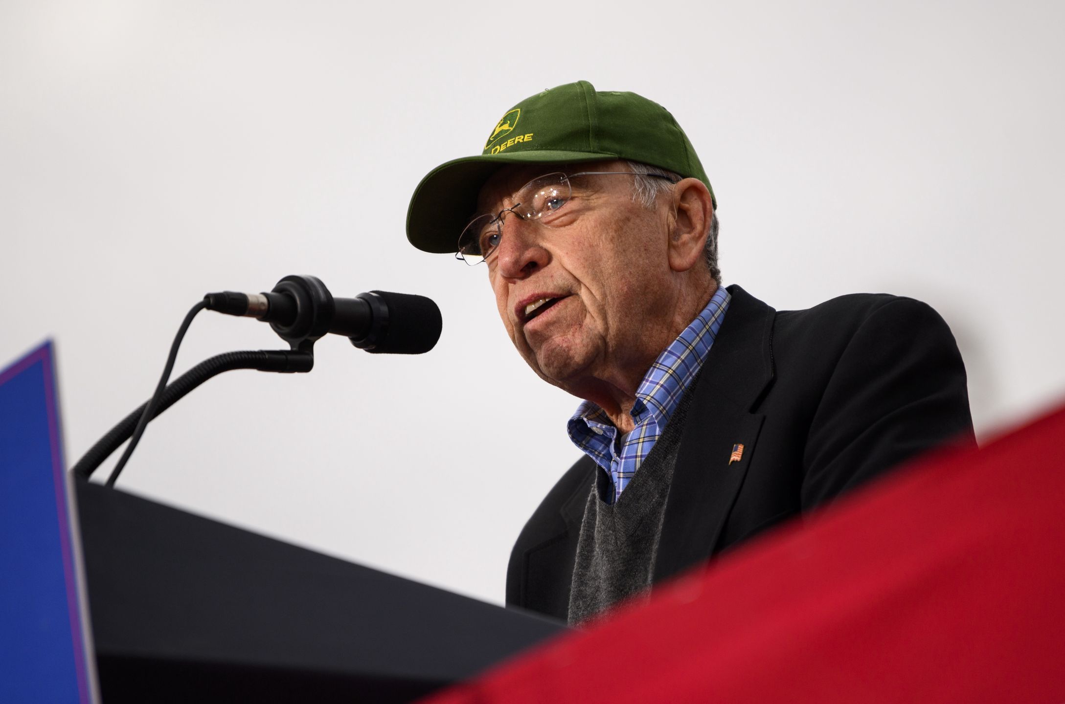 Republikański senator Chuck Grassley krytykuje Donalda Trumpa
