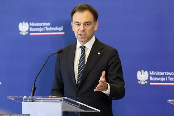 Andrzej Domański leci na szczyt G20. Oto szczegóły