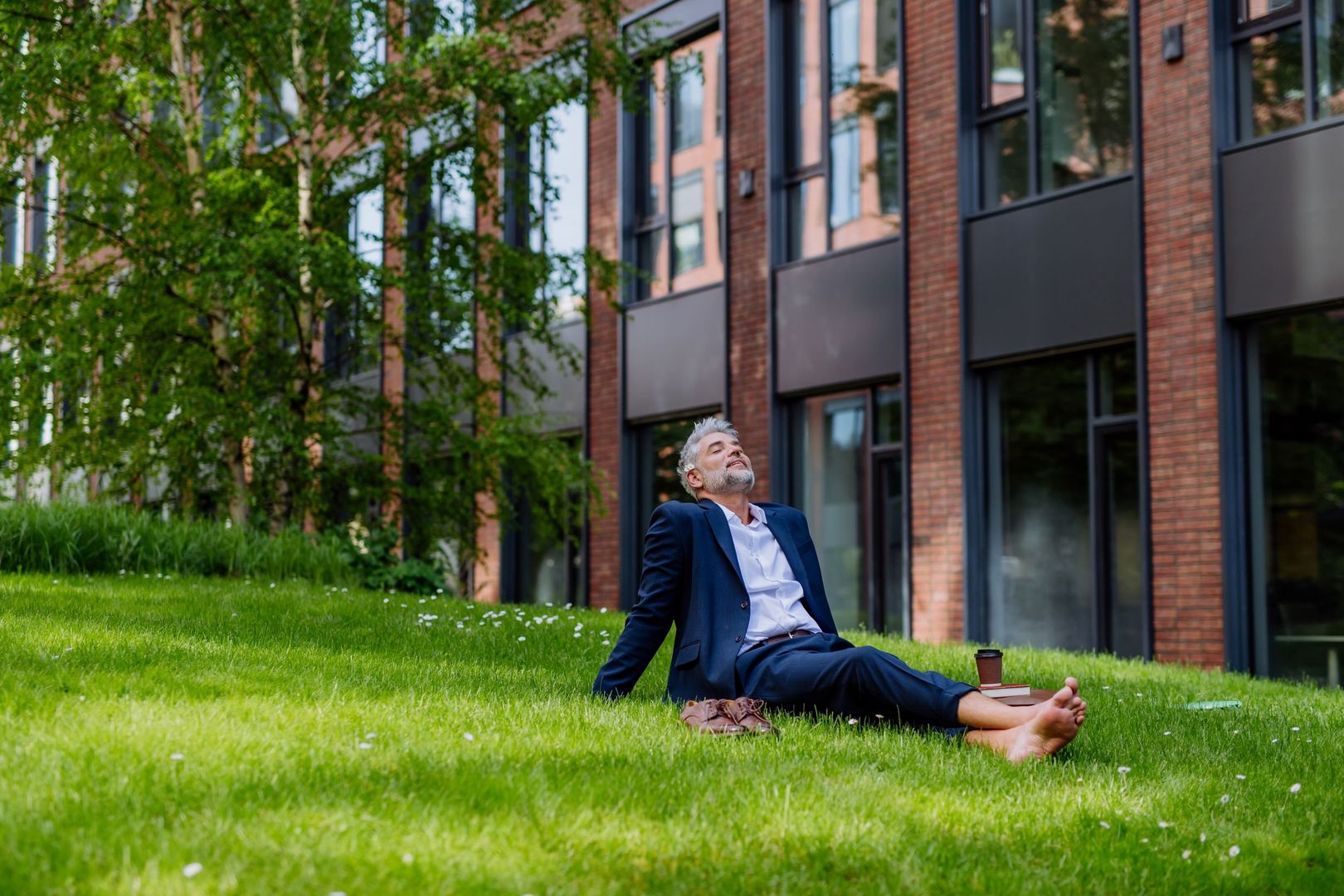 Kwestie work-life balance są regulowane przez prawo pracy.