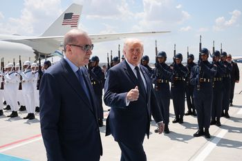 USA uderzają w Iran. Trump odbył specjalną naradę w Ankarze
