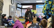 Od rana do wieczora ciągnie się sznur klientów. "Dużo ludzi, no ale nie ma się co dziwić"