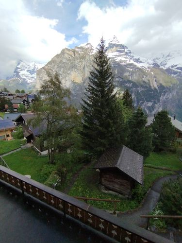 The village is surrounded on all sides by mountains. A 700-metre abyss separates it from the tallest one.