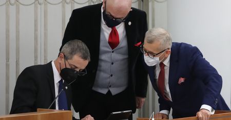Zaskakujący wynik głosowania w Senacie. Ustawa ratyfikująca Fundusz Odbudowy jednak bez poprawek