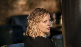 Joanna Kulig w serialu Netfliksa. Śpiewa po francusku, przeklina po polsku