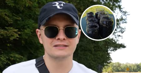 Sprzedawał jagody przy drodze. Nagle zatrzymał się samochód