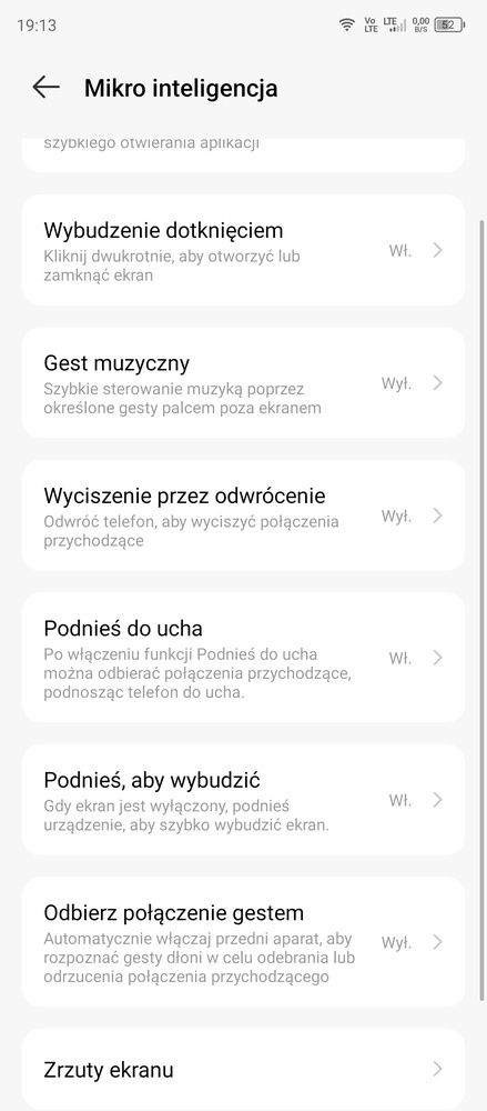Spora liczba gestów, nawet są gesty rysowane na wyłączonym ekranie i takie wykonywane dłonią przed ekranem.