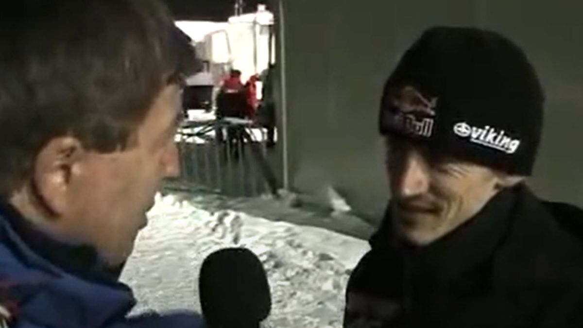 Na zdjęciu: Adam Małysz udziela wywiadu po niemiecku