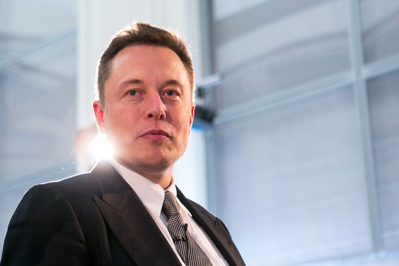 Elon Musk przejął Twittera. Podjął już pierwsze decyzje