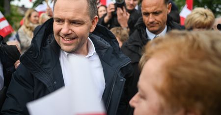 Afera zaszkodzi Nawrockiemu? Jest sondaż