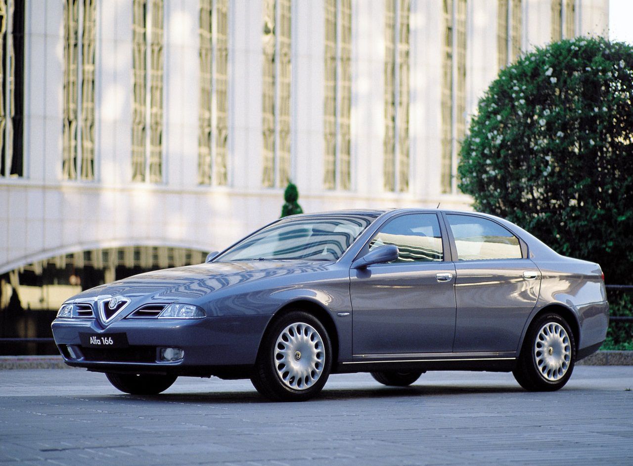 Najciekawsze modele w historii marki Alfa Romeo [galeria] 21