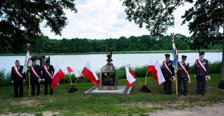40. rocznica katastrofy lotniczej nad Jeziorem Królewskim. Uczczono pamięć pilotów