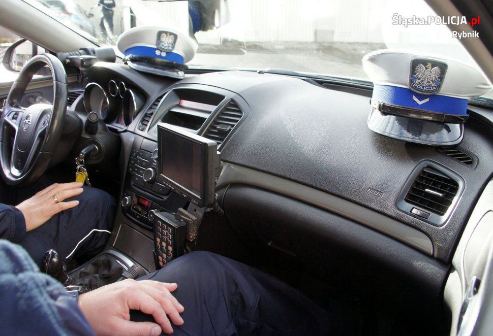 Rybnik. Kierowca "za przymknięcie oka" zaproponował policjantom 3 tyś. złotych.