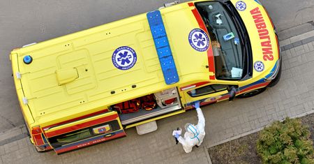 Śmierć przed dyskoteką w Lubaniu. Policja szuka świadków krwawej awantury