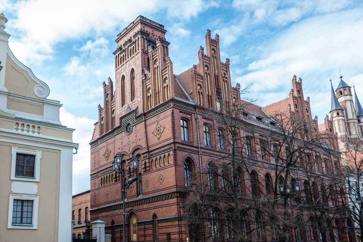 Toruń: Jakie plany ma Poczta Polska wobec gmachu Poczty Głównej?