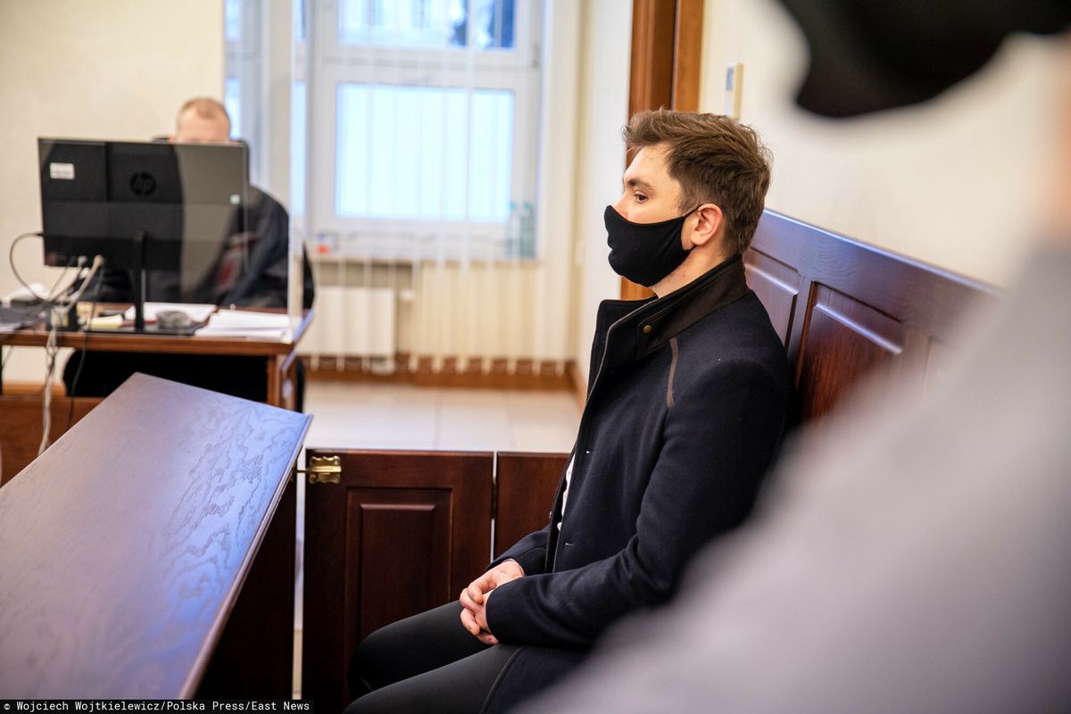 Rozprawa przed sądem w Białymstoku, którego decyzje mężczyzna skomentował na Instagramie