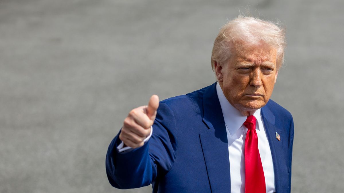 Krezusi tracą miliardy, giełdy biliony. Tyle kosztów przyniosła w jeden dzień polityka Trumpa