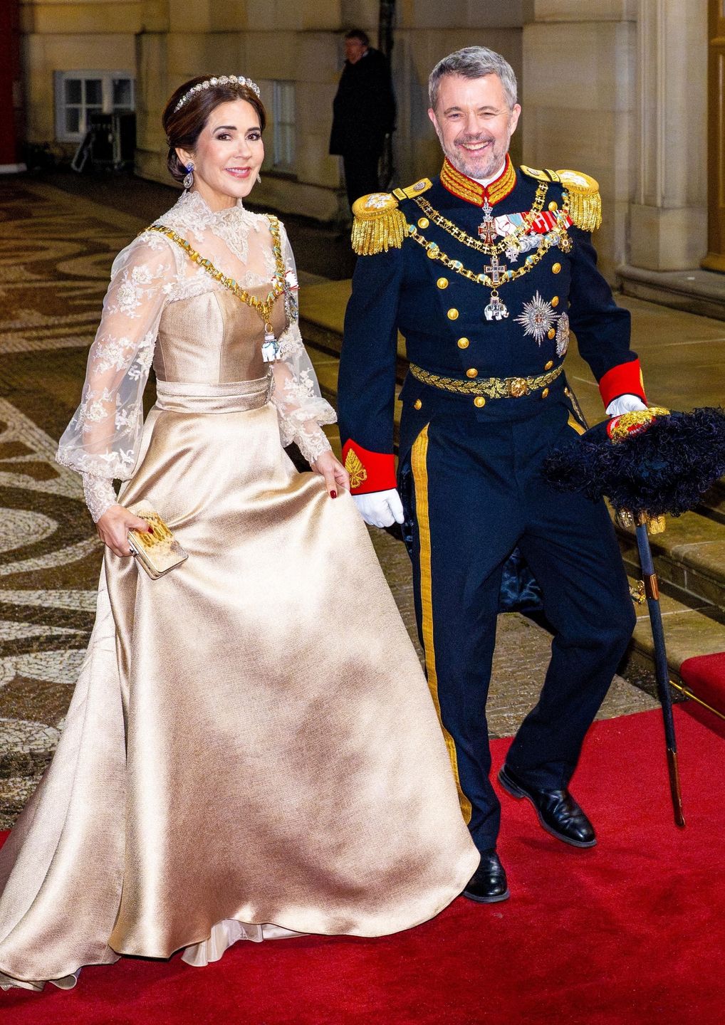 Królowa Mary i Król Frederik z synem na bankiecie