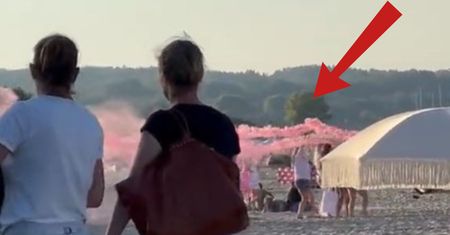 Nagle pojawił się dym na plaży w Sopocie. Turyści są oburzeni