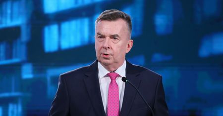 Skandal na uczelni. Minister grozi unieważnieniem dyplomów