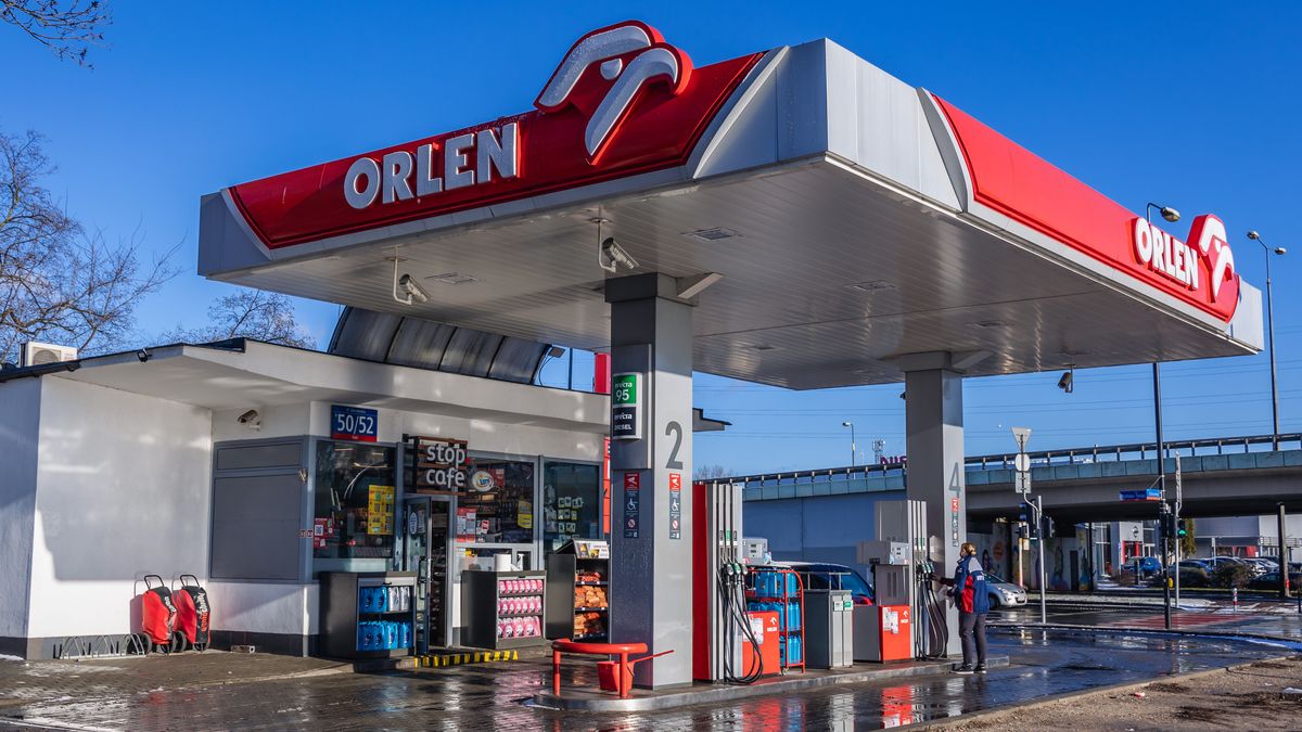 PKN Orlen przekonuje, że polscy kierowcy są w gronie płacących najmniej za paliwa w UE
