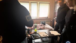 Rozbili grupę "przekrętów na akcje Skarbu Państwa". Policja zatrzymała "pralnię" kryptowalut