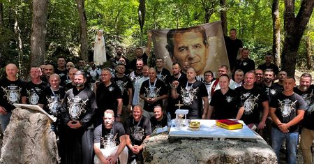 Wojownicy Maryi zdobywają kolejny kraj. Pasowali nowych braci
