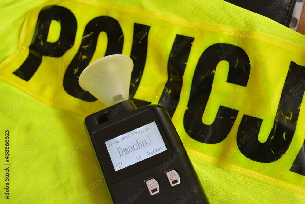 Pijany kierowca wjechał do rowu w Tomaszówku. Zatrzymał go świadek i wezwał opoczyńską policję