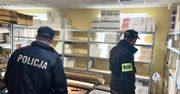 Służby weszły do magazynu. Odkrycie pogrążyło właściciela
