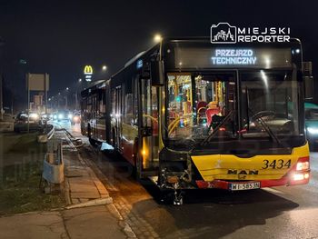 Warszawa: Zderzenie BMW z autobusem miejskim na Bielanach