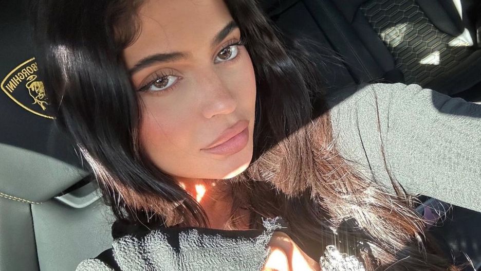 Kylie Jenner dodaje czerni oryginalnościInstagram/kyliejenner