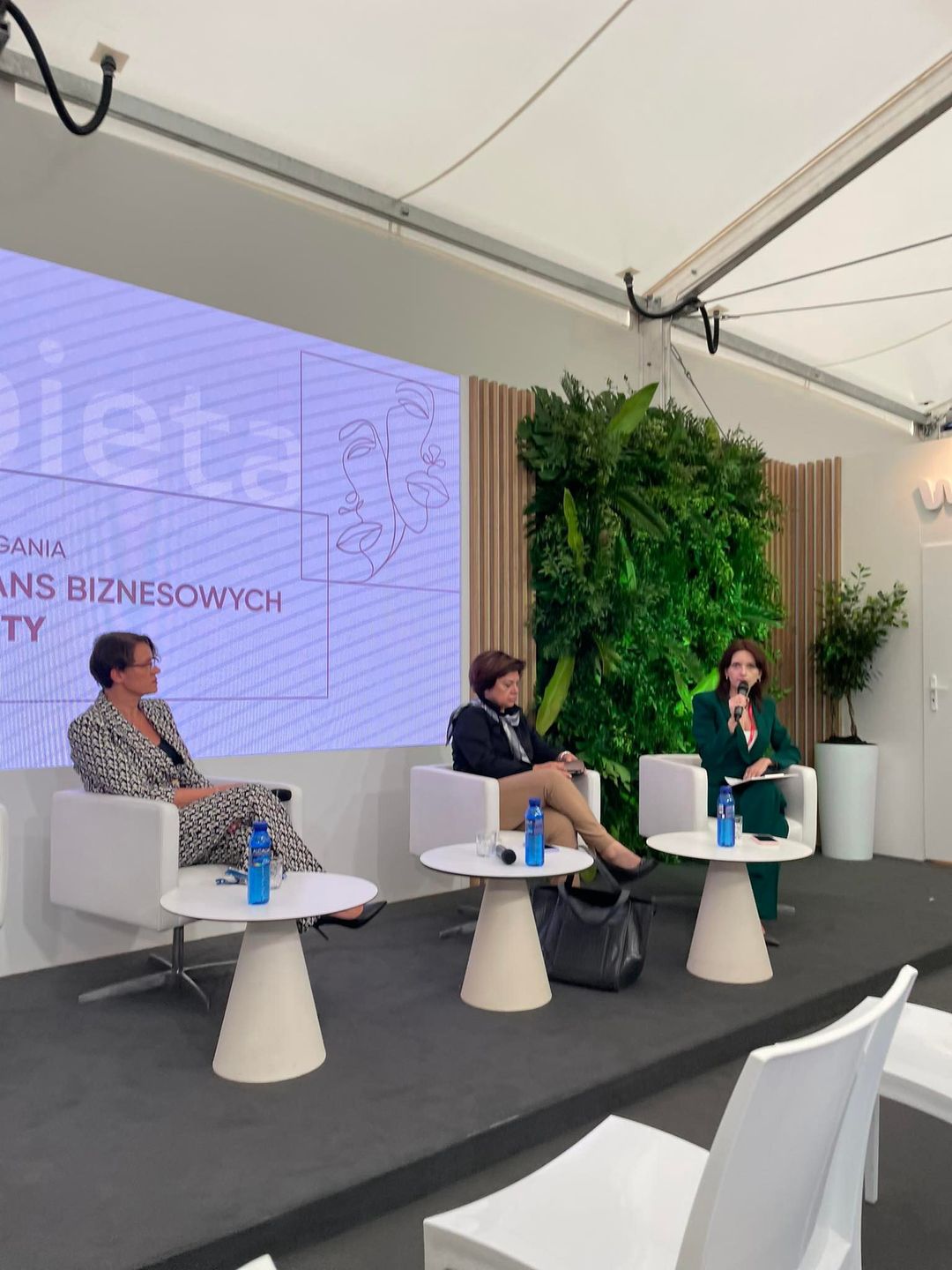 Panel dyskusyjny o przedsiębiorczości kobiet podczas XXXI Forum Ekonomicznego w Karpaczu