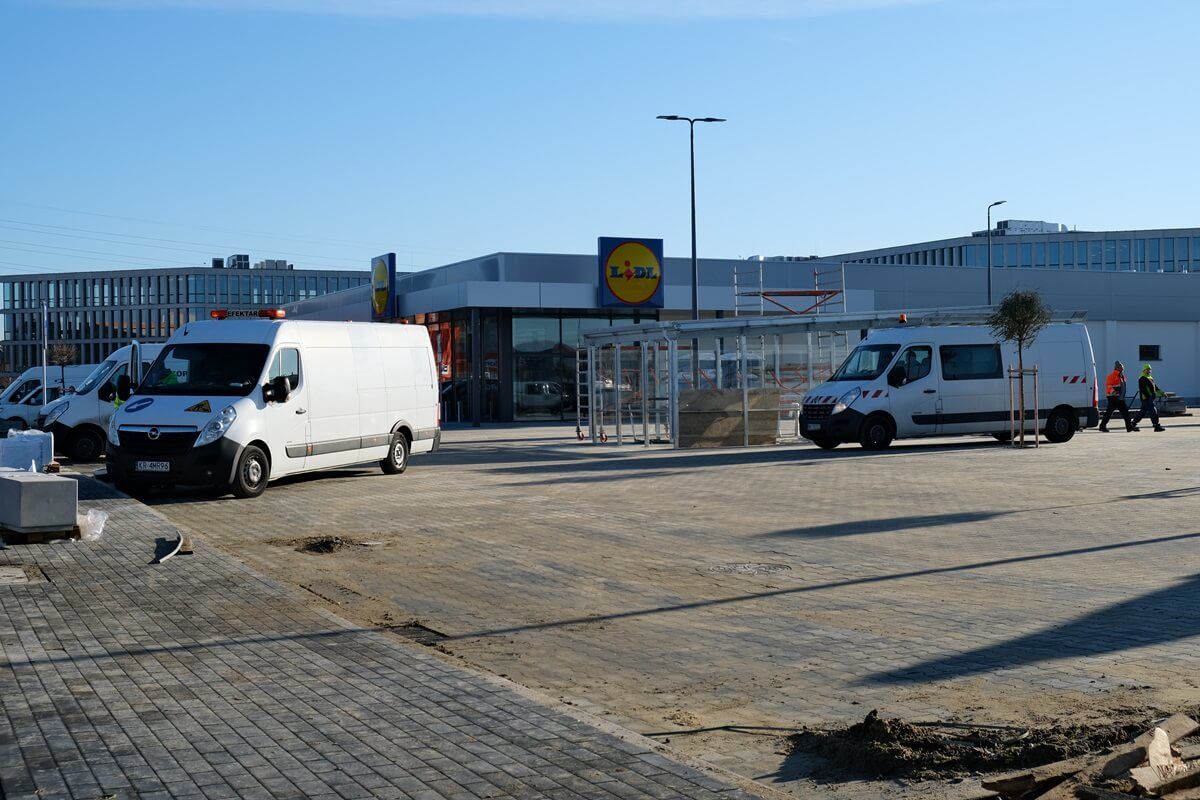Prace wokół sklepu Lidl przy ul. Gęsiej