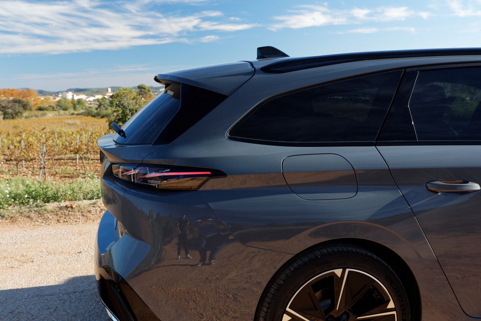 Peugeot E-308
