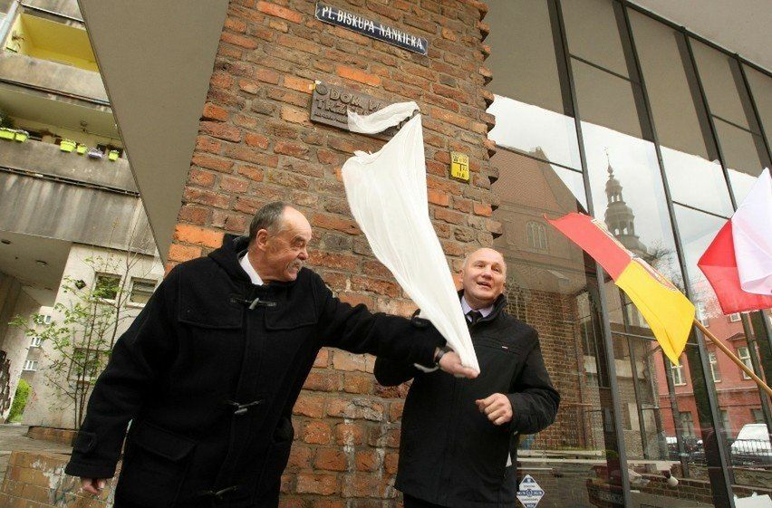 Wrocław: Najstarszy budynek. Ma prawie 900 lat i stoi blisko Rynku. Zobaczcie "Domek Romański"