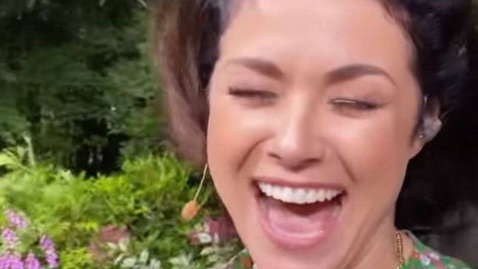 Katarzyna Cichopek w trakcie prowadzenia "Pytania na śniadanie" podczas burzy