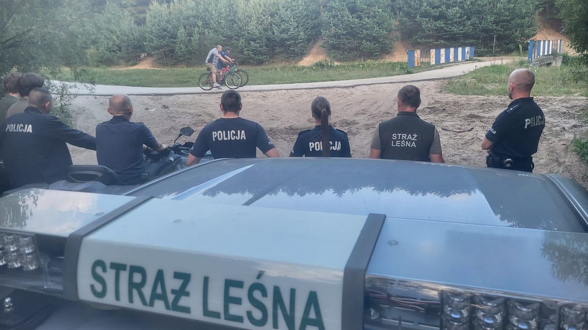 Leśnicy wraz z policją rozdawali mandaty