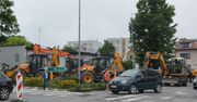 Ruszyła przebudowa ulic w centrum Końskich. Zadanie ma kompleksowo uporządkować komunikację drogową. Zobacz zdjęcia