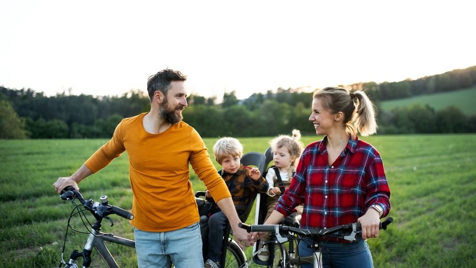 dziecko dzieci rower fotelik dziecięcy fotelik na rower fotelik rowerowy rodzice foteliki dla dzieci