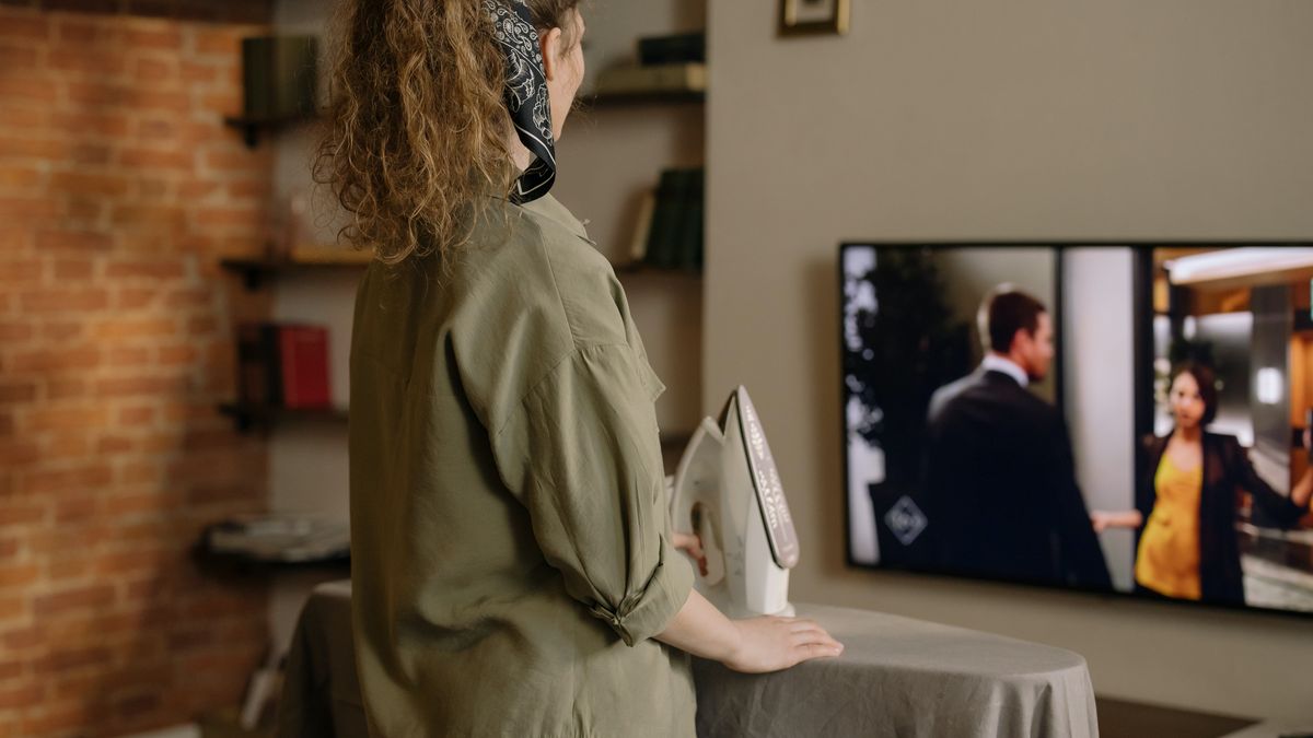 Coraz częściej Polacy wybierają platformy streamingowe zamiast linearnej telewizji