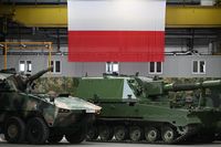 Samobieżny moździerz Rak oraz armatohaubica Krab w Hucie Stalowa