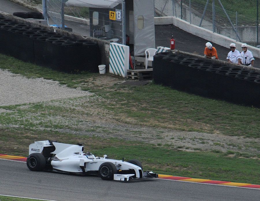 Heidfeld testujący opony Pirelli