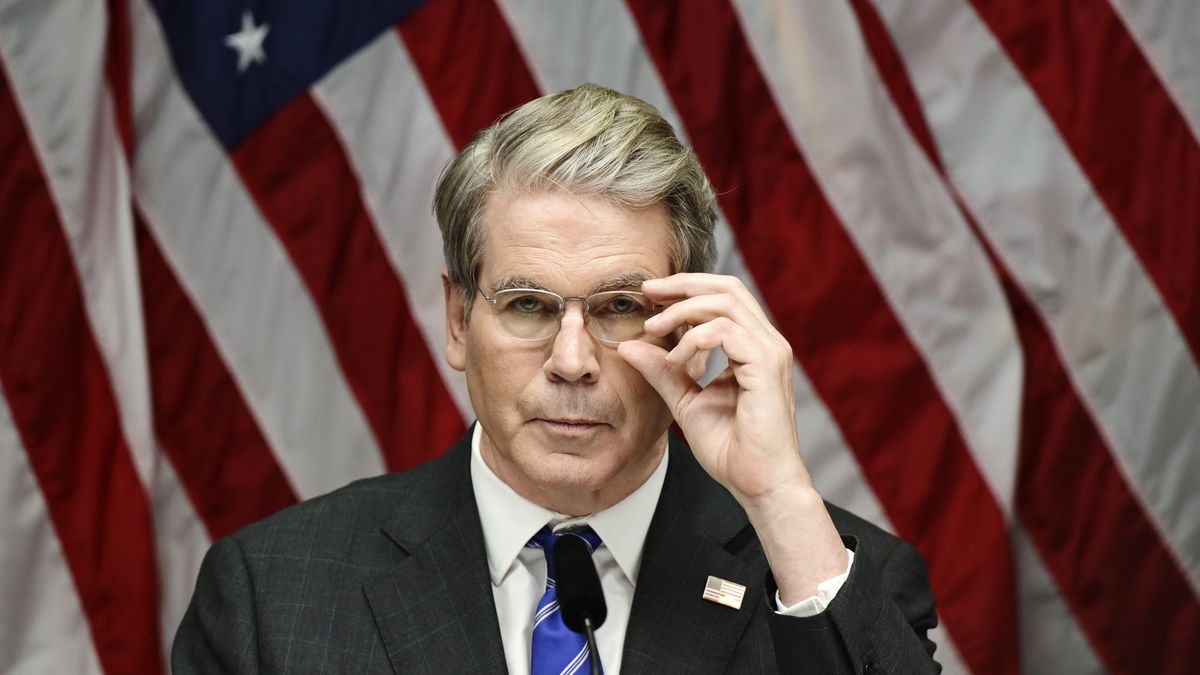US Treasury Secretary Scott Bessent attends a press conference in the the Rosenbad building, the seat of Sweden's government, during the second day of trade talks between China and the USA, in Stockholm, Sweden, 29 July 2025. EPA/Magnus Lejhall SWEDEN OUT Dostawca: PAP/EPA.