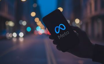Akcje Meta spadają po raporcie dotyczącym AI